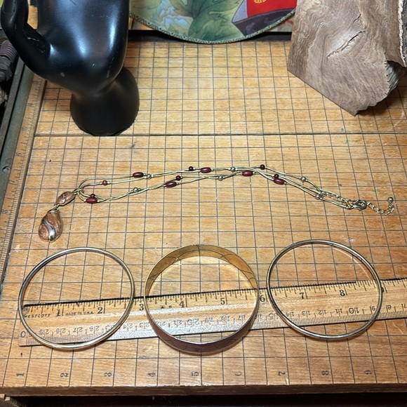 Enameled Metal Pendant 18”L Necklace w 3 Bangles 2.75”D Classy Bohemian EVC - Picture 7 of 16